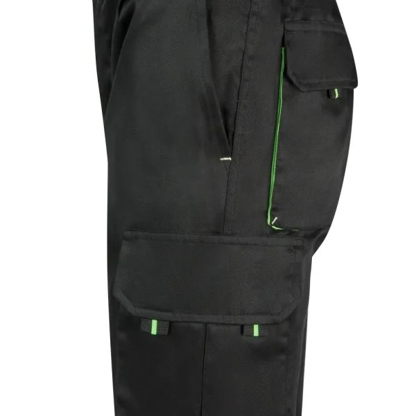 Multi-Pocket Stretch Bermuda Shorts gallery