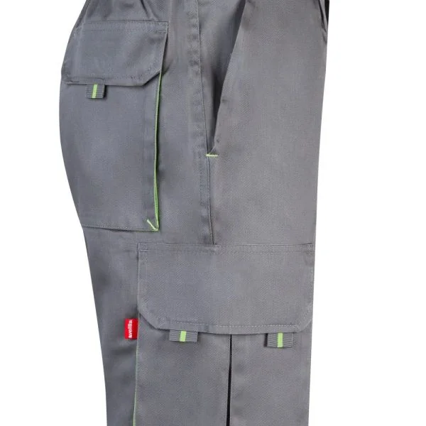 Multi-Pocket Stretch Bermuda Shorts gallery